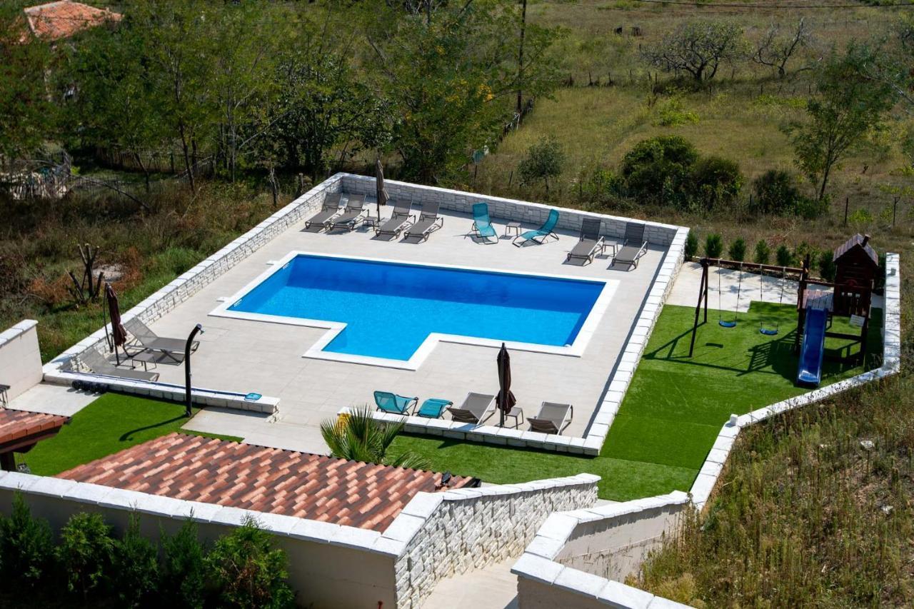 B&M Rab-Lopar Aparthotel Εξωτερικό φωτογραφία