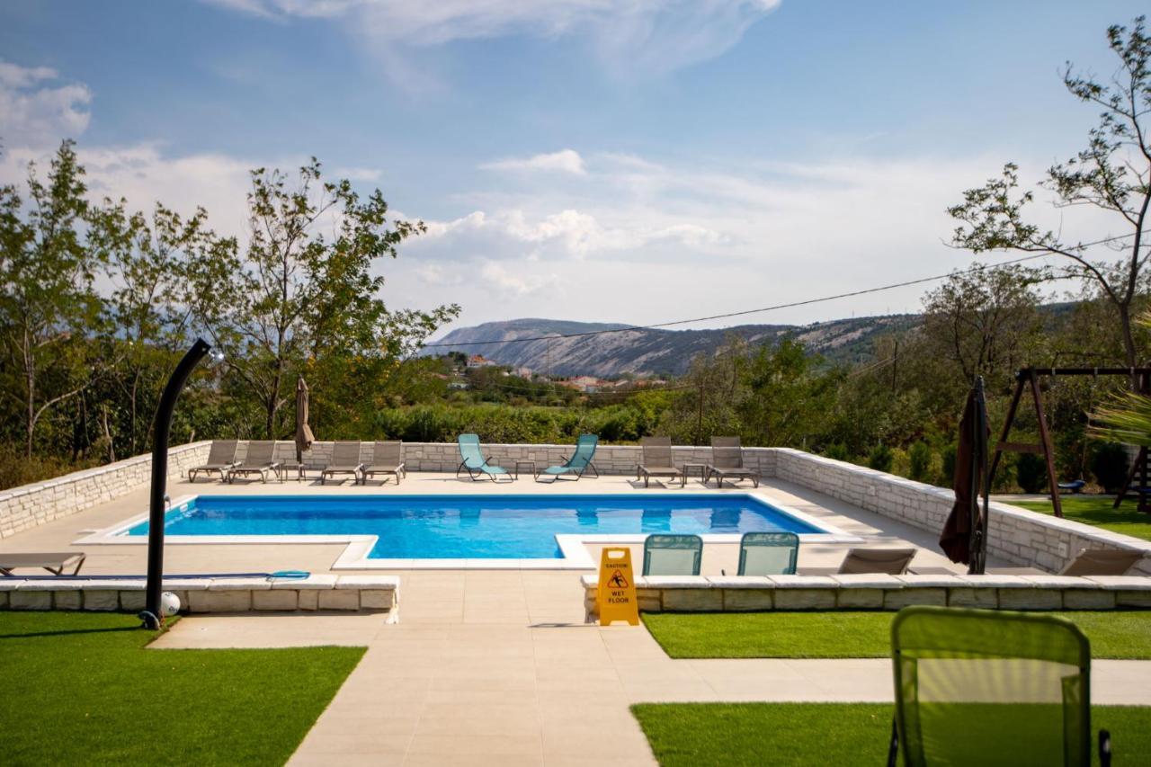 B&M Rab-Lopar Aparthotel Εξωτερικό φωτογραφία