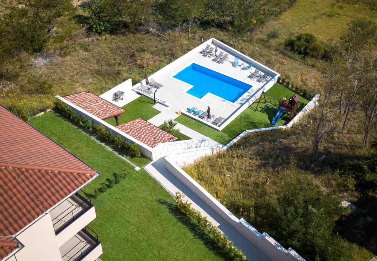 B&M Rab-Lopar Aparthotel Εξωτερικό φωτογραφία
