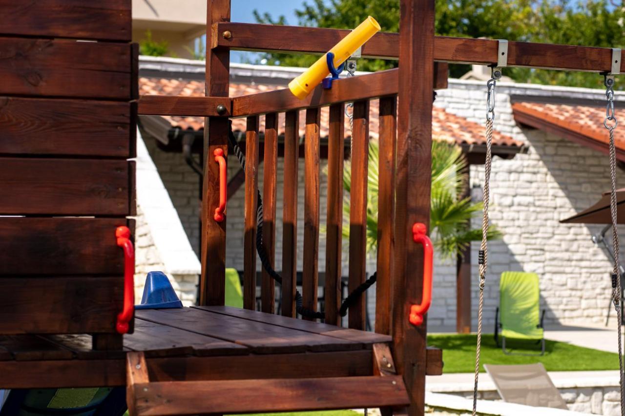 B&M Rab-Lopar Aparthotel Εξωτερικό φωτογραφία