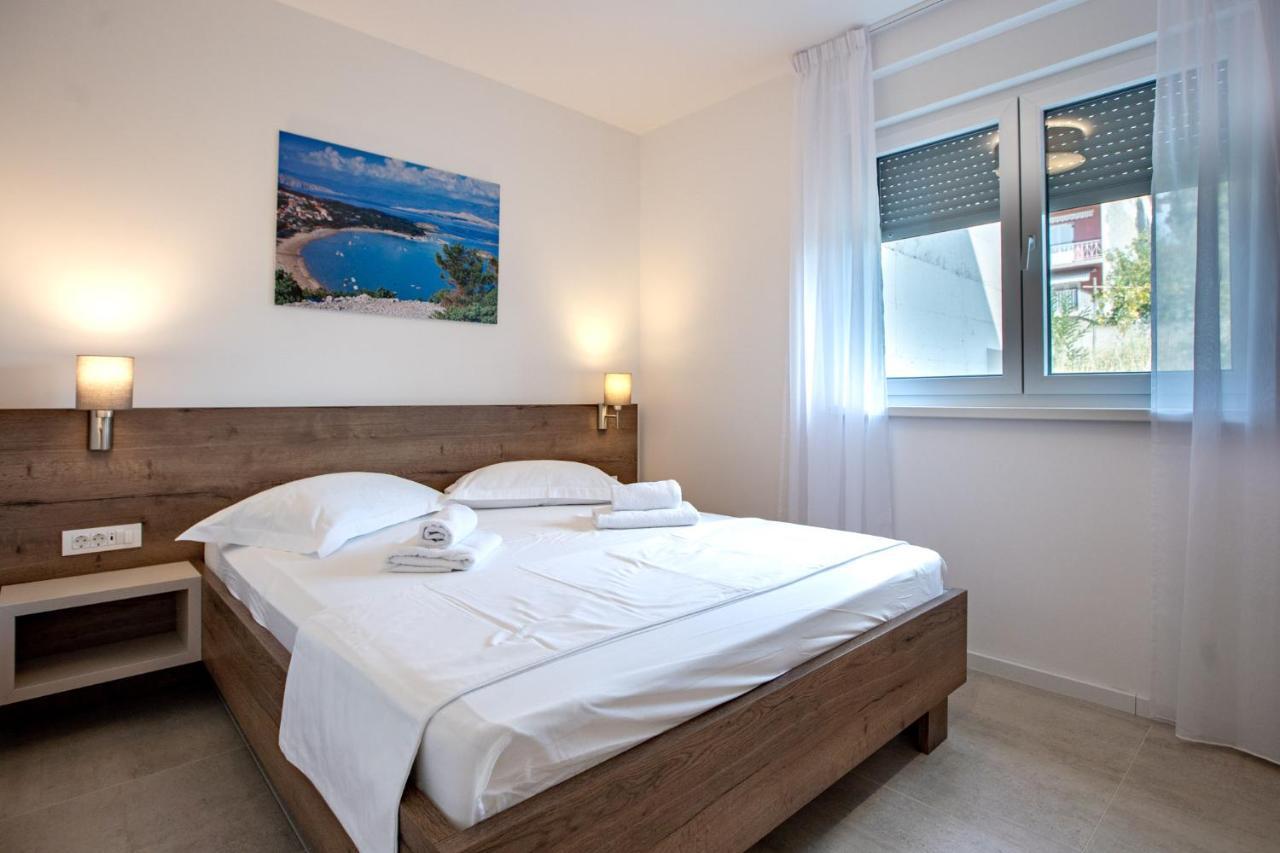 B&M Rab-Lopar Aparthotel Εξωτερικό φωτογραφία