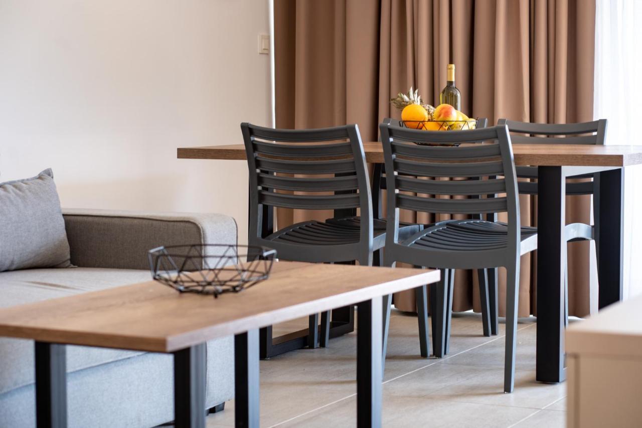 B&M Rab-Lopar Aparthotel Εξωτερικό φωτογραφία