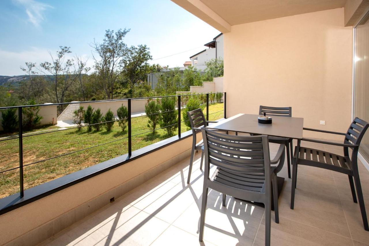 B&M Rab-Lopar Aparthotel Εξωτερικό φωτογραφία