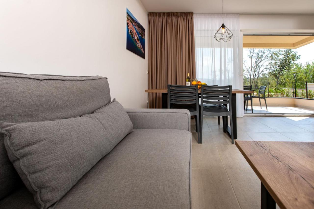 B&M Rab-Lopar Aparthotel Εξωτερικό φωτογραφία