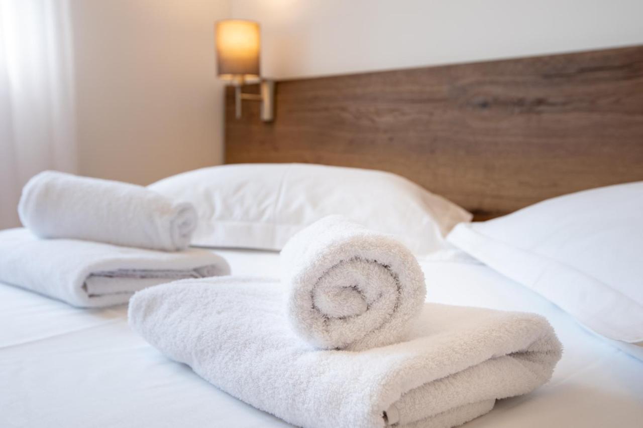 B&M Rab-Lopar Aparthotel Εξωτερικό φωτογραφία