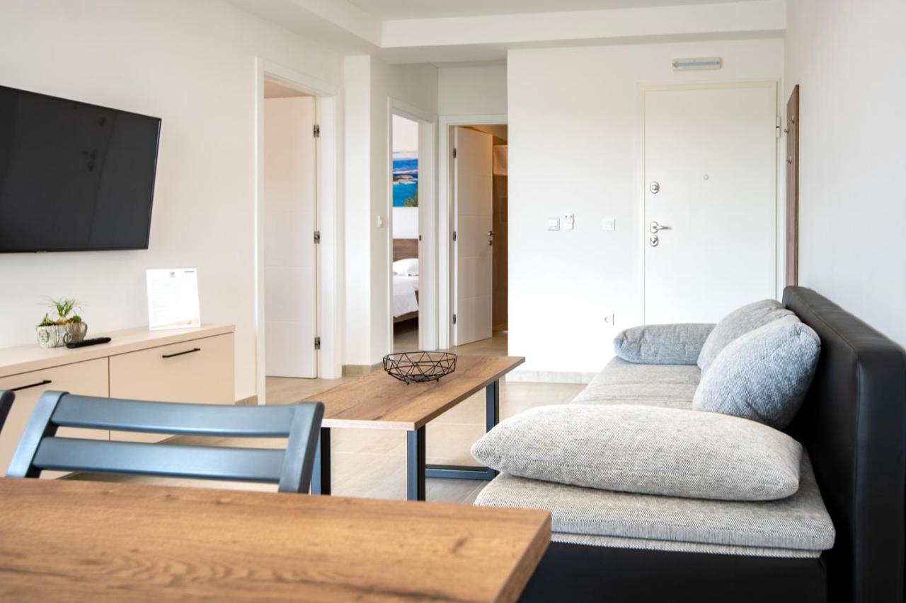 B&M Rab-Lopar Aparthotel Εξωτερικό φωτογραφία