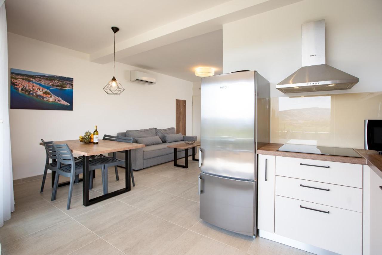 B&M Rab-Lopar Aparthotel Εξωτερικό φωτογραφία