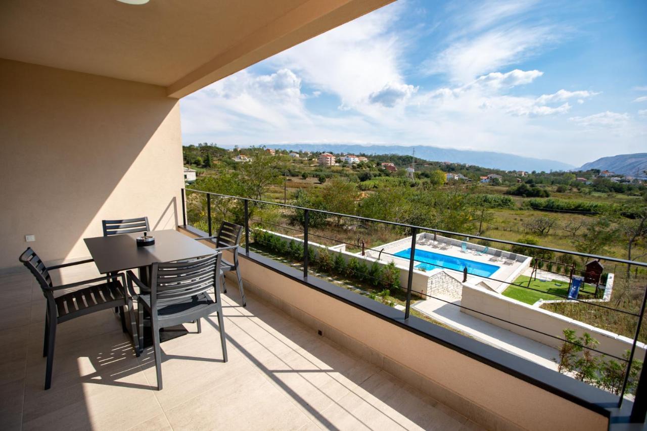 B&M Rab-Lopar Aparthotel Εξωτερικό φωτογραφία