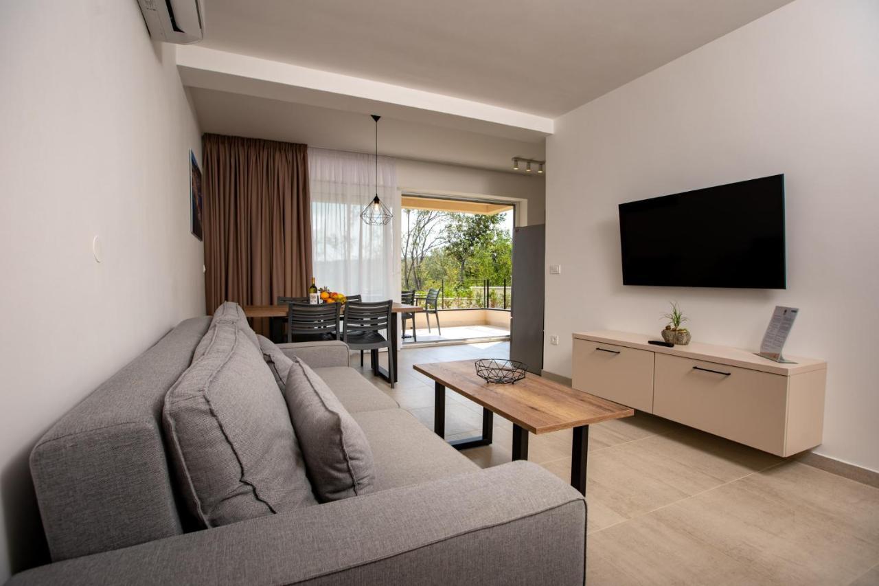 B&M Rab-Lopar Aparthotel Εξωτερικό φωτογραφία