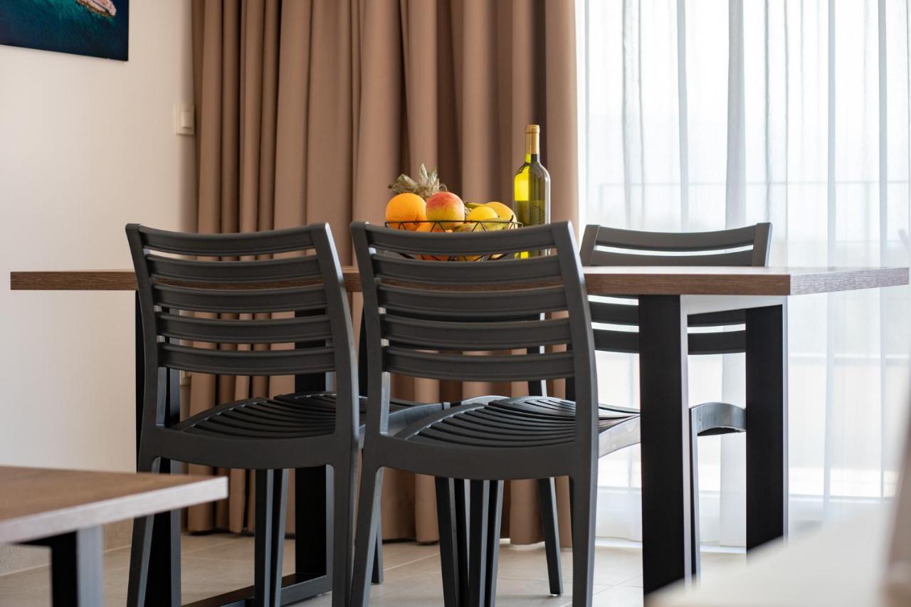 B&M Rab-Lopar Aparthotel Εξωτερικό φωτογραφία