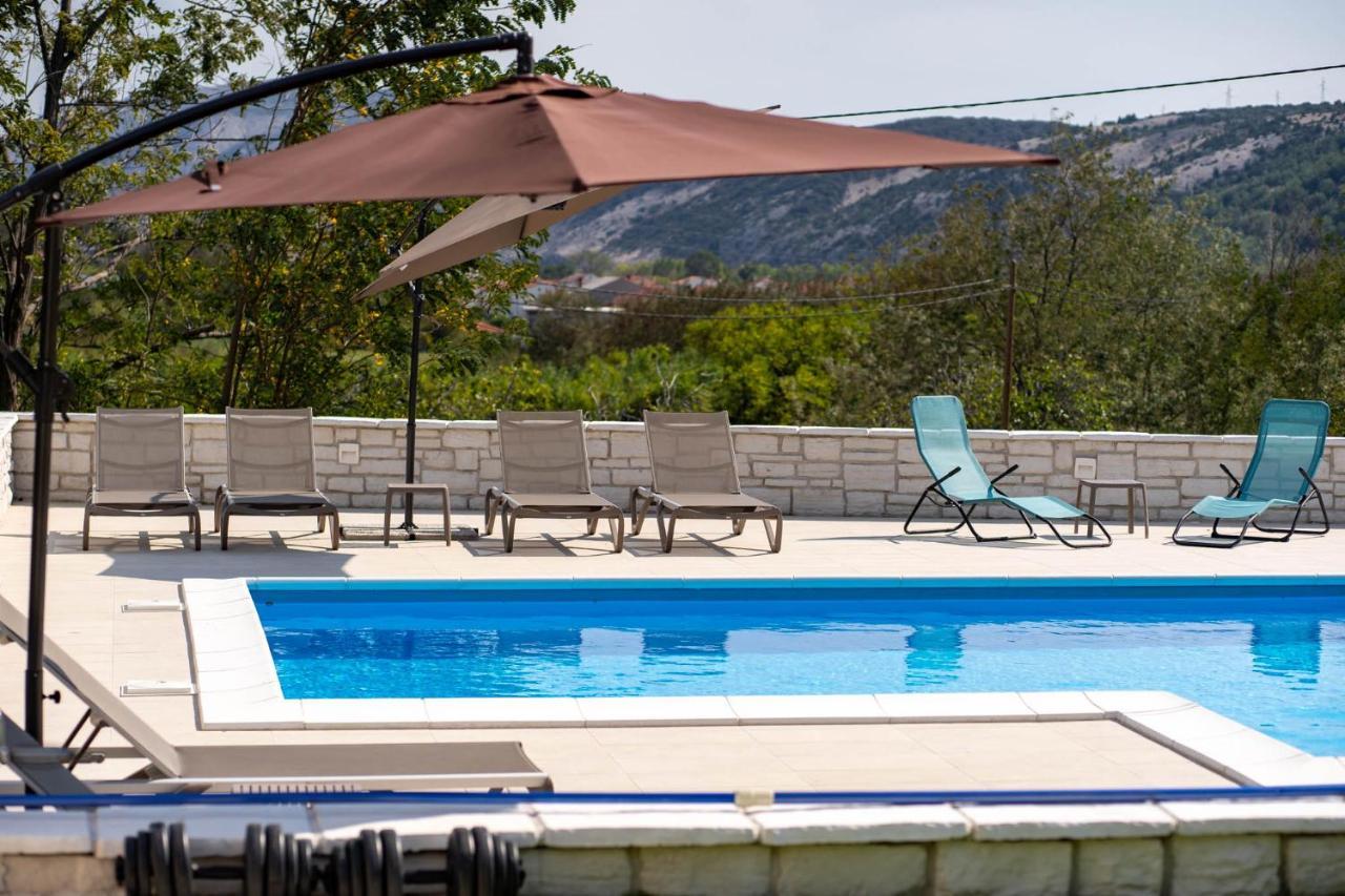 B&M Rab-Lopar Aparthotel Εξωτερικό φωτογραφία